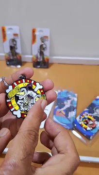 Unboxing and Spinning Action - Anime Superhero Metal Keychains