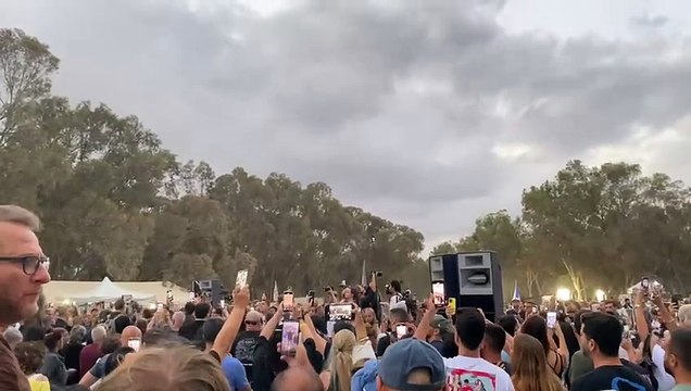 7 OCTOBRE - Sur le site du festival Nova, une commémoration dans un silence pesant