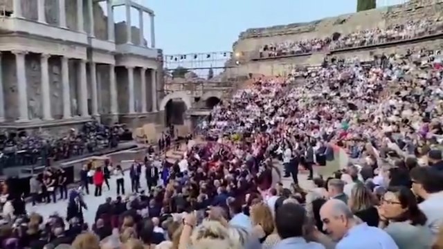Pitos y abucheos contra Marlaska en un concierto de la Guardia Civil en Mérida