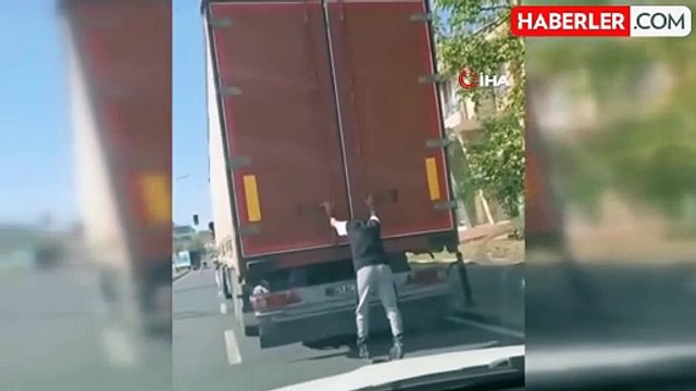 Kartal'da Patenli Genç Tırın Arkasına Tutunarak Seyahat Etti