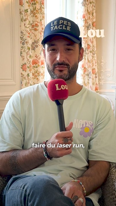 Dans le cadre de la sortie de son nouvel album “Gamin des sables”, on a rencontré Jérémy Frérot. Pour Lou, il a accepté de nous raconter sa vie de papa. ✨