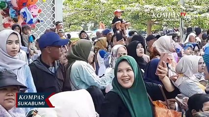 HUT TNI Ke-79 Warga Garut Naik Kendaraan Perang