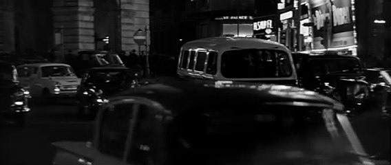 Мертвый сезон 1 серия.