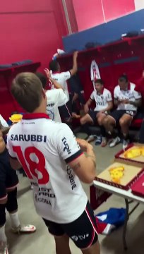 Los festejos en el vestuario de Nacional tras el triunfo ante Peñarol en el clásico del Gran Parque Central