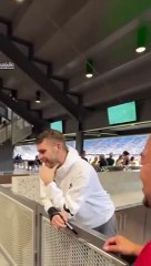 Jelang Lawan Bahrain, Maarten Paes Bercanda Bareng Fans Indonesia Sampe Ngakak