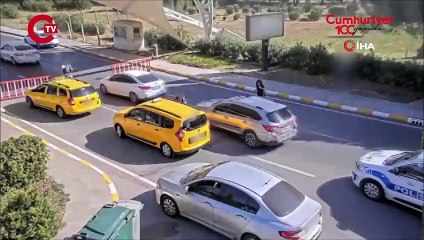 Vücutlarından 'altın' çıktı: Havalimanı çıkış noktasında durduruldular