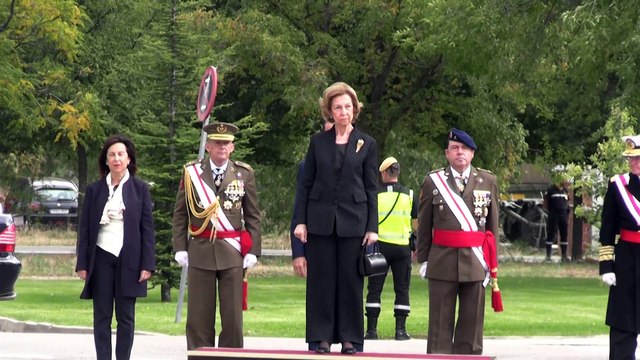 La Reina Sofía reaparece seria y tensa tras el escándalo de Don Juan Carlos y Bárbara Rey