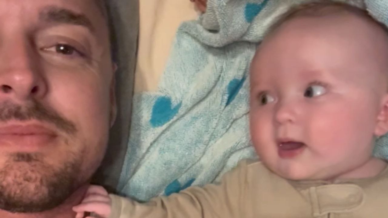 Joy of imitation: Baby girl matches dad's noises and becomes a little beatboxer