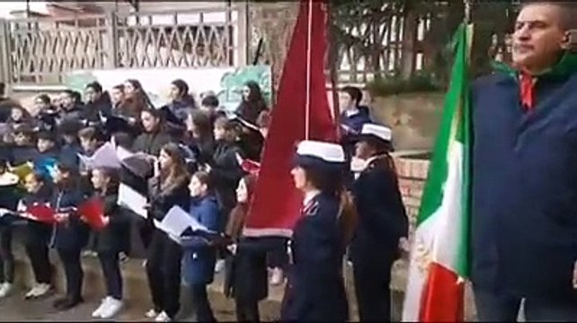 Pescara, il coro degli studenti a Colle Pineta