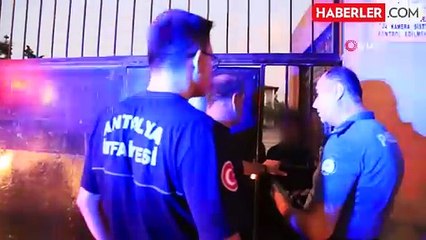 İki Çocuk Okul Bahçesinde Mahsur Kaldı, İtfaiye Kurtardı