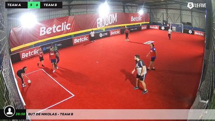 But de Nikolas - Team B