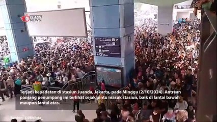 Stasiun Juanda Padat Penumpang KRL Akibatkan Sesak dan Sulit Bernapas