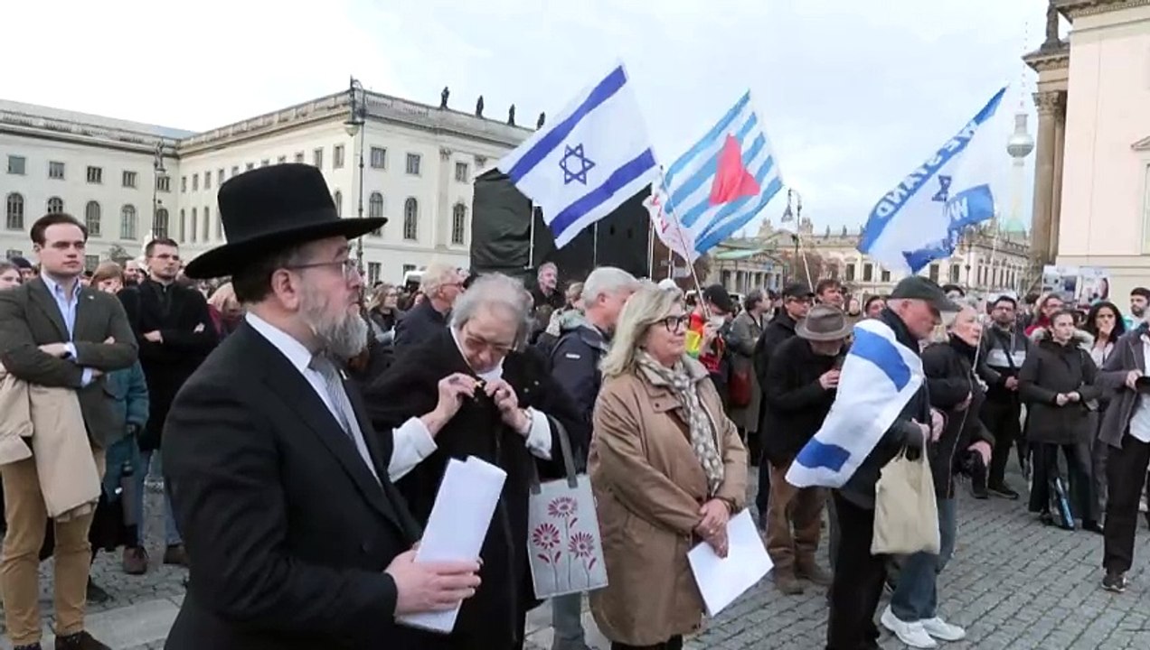 Aufgeheizte Stimmung: pro-iraelische und pro-palästinensische Demos in Berlin