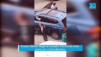 Foster Gillett llegó al estadio Florencio Sola para ver a Estudiantes