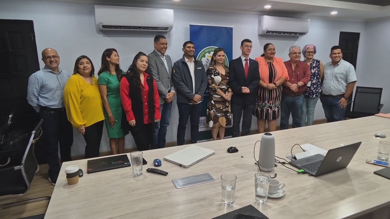 Embajador británico se reúne con directivos de la Cámara de Comercio de Chiriquí