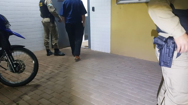 Idoso de 63 anos é preso acusado de agredir a esposa de 50 anos