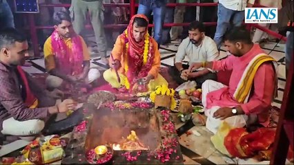 Jammu Kashmir बीजेपी अध्यक्ष Ravinder Raina ने प्राचीन महाकाली मंदिर में हवन यज्ञ कर जीत की कामना की