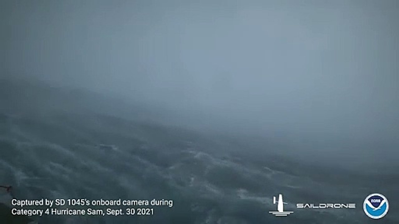 Ocean drone captures video from inside hurricane for first time(360P)