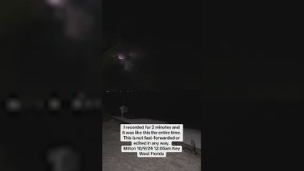 las terrorificas imágenes de la tormenta eléctrica nocturna del huracán Milton