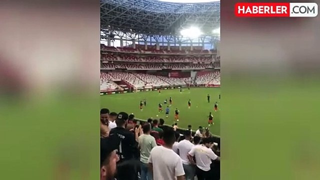 Amedspor'da Ersun Yanal krizi: Taraftarlar istifaya davet ediyor