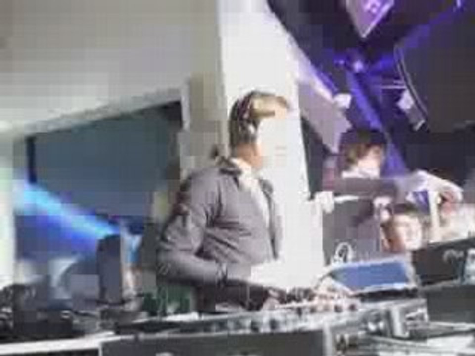 19-04-07 Martin Solveig@Les Planches