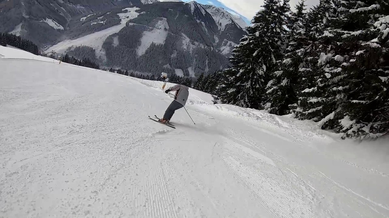 Traumpisten im Winterwonderland: Abfahrt an der Schönleitenbahn  mit Tina & Seppi (Saalbach-Hinterglemm).