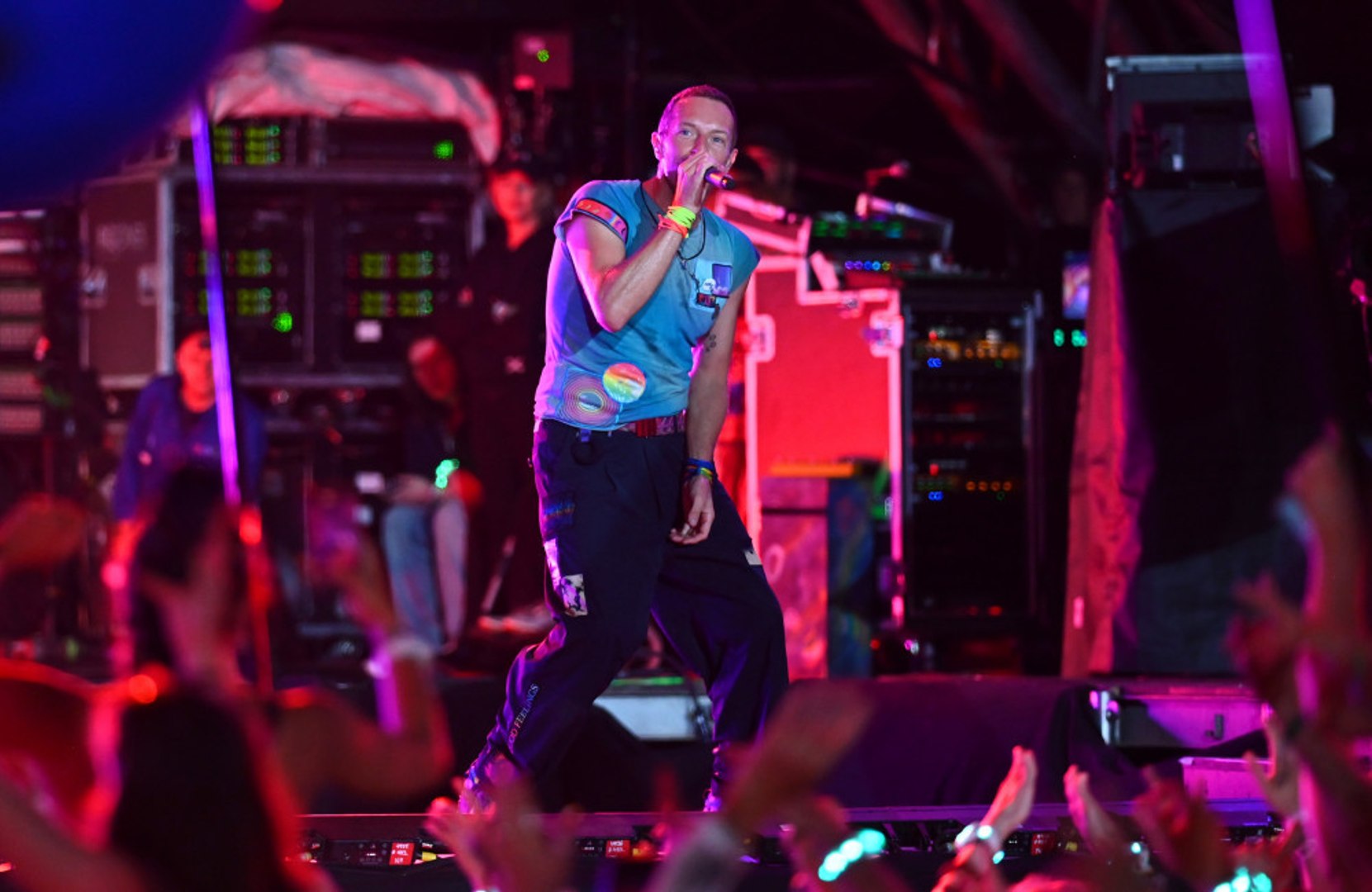 ⁣Coldplay's Moon Music becomes fast-selling album in UK this year by a British act