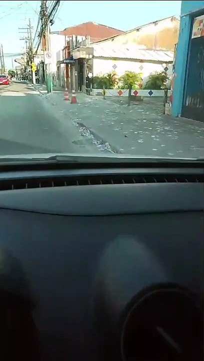 Dois dias após eleições ruas continuam sujas em Salvador; assista