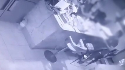 여성이 운영하는 식당 골라 무전취식·행패...50대 구속 / YTN