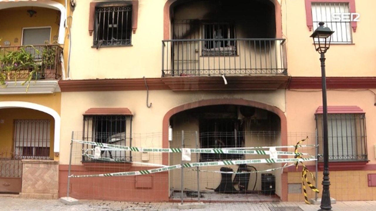 Un móvil en carga sobre un sofá, causa del incendio de Guillena (Sevilla) con cuatro fallecidos