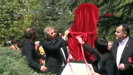 CHP'li Mansur Yavaş'tan heykel açılışı!