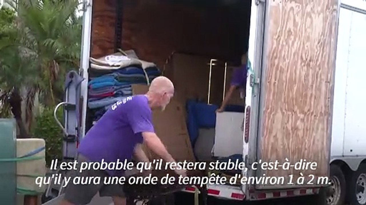 Floride: après Hélène, des habitants se préparent à affronter l'ouragan Milton