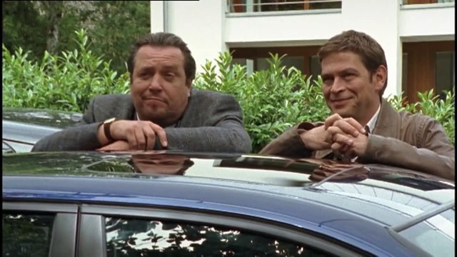 Die Rosenheim-Cops (111) Staffel 7 Folge 15 - Tödliches Licht