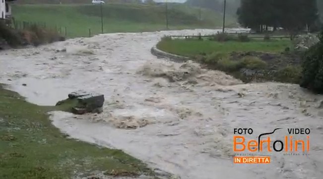 Val di Sole, il torrente Vermigliana in piena fa paura: gli argini sono al limite
