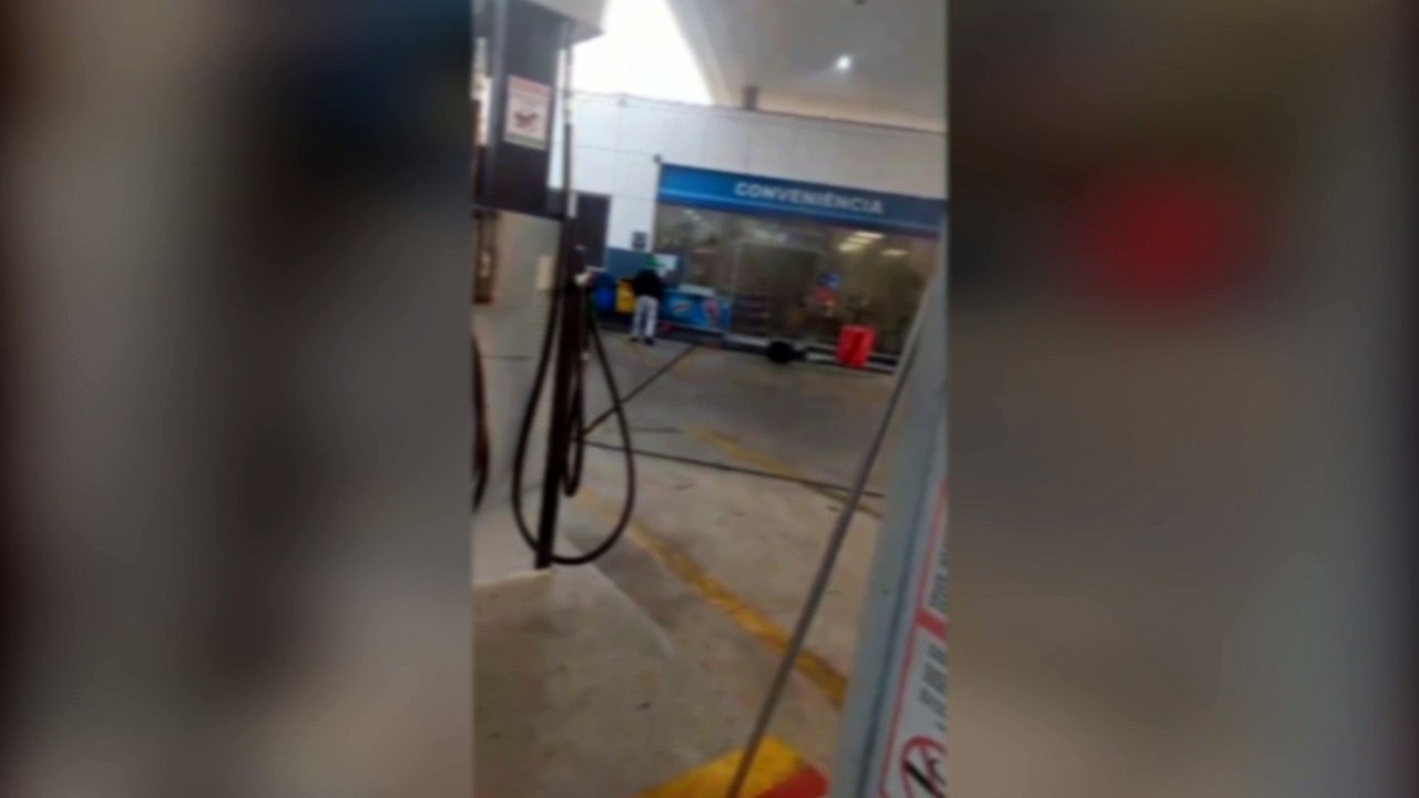 Frentista é demitido por justa causa e destrói posto de combustíveis em Curitiba