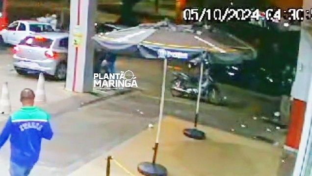Vídeo mostra homem sendo baleado em pátio de posto de combustíveis em Maringá