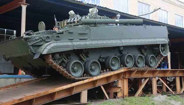 ビデオ：ロシア軍が新型装甲車両BMP-3およびBMD-4Mを受領