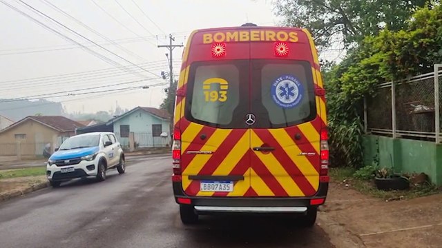 Homem fica ferido ao cair de cima de caminhão na Rua das Petúnias