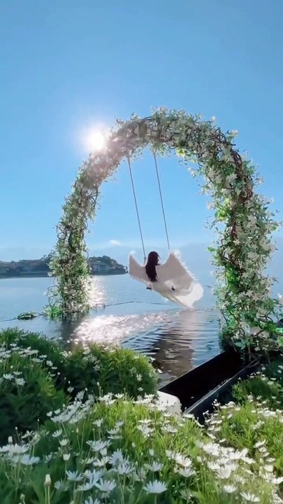 Flower swing