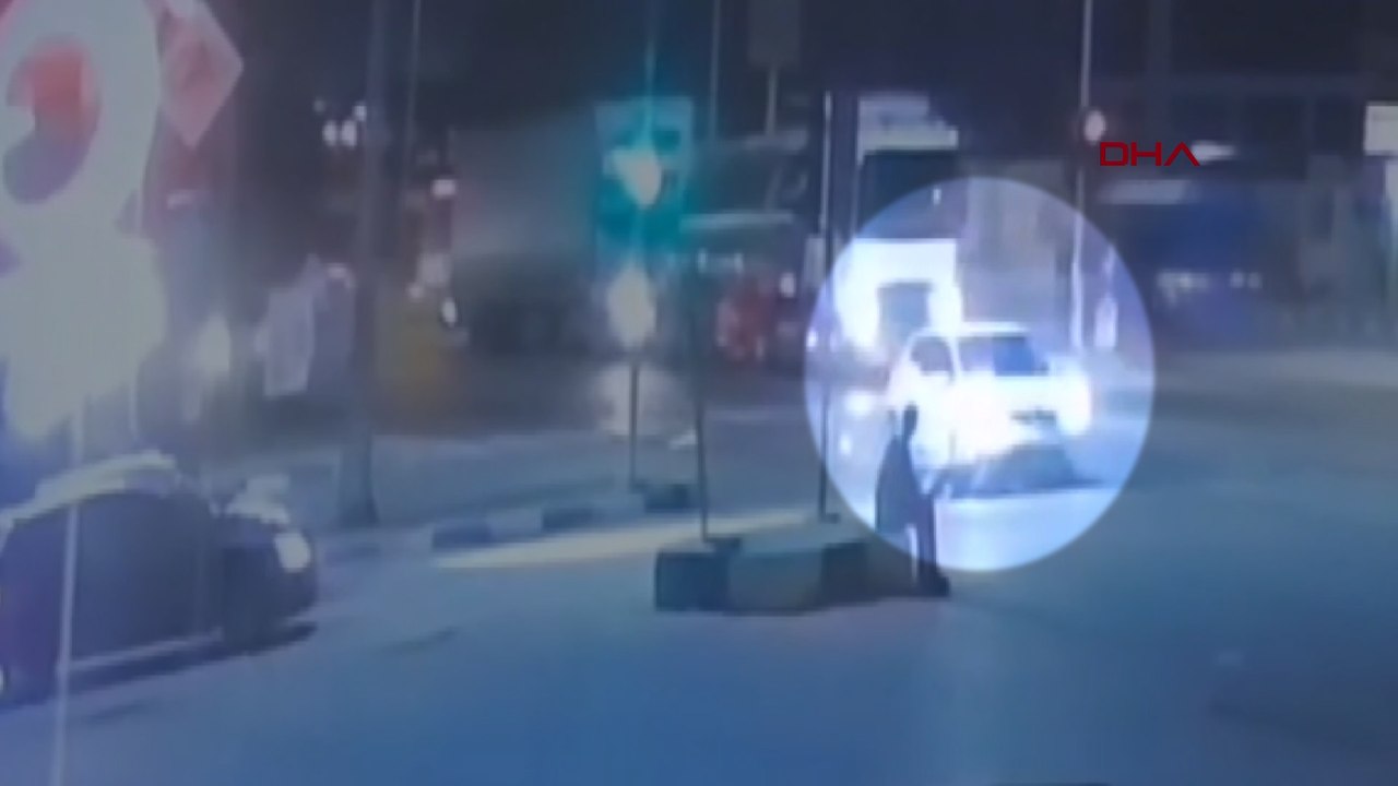 Kırmızı ışıkta geçen yaya, otomobilin çarpmasıyla öldü; kaza kamerada