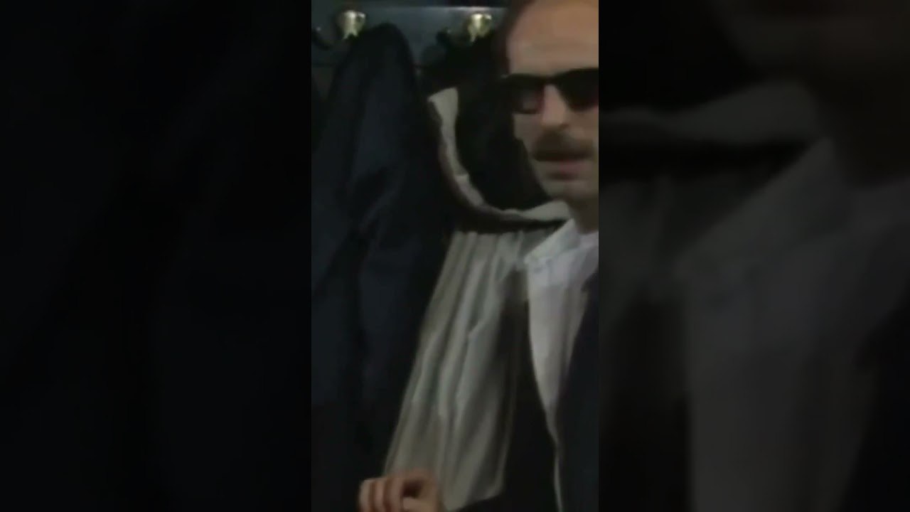 Bana Boynuz Taktırıyorsun, Kapılardan Kafamı Eğip Geçiyorum | Olacak O Kadar #shorts