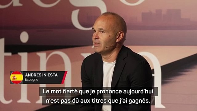 Iniesta : Avoir partagé le podium du Ballon d'Or avec Messi et Xavi est plus important que d'avoir gagné
