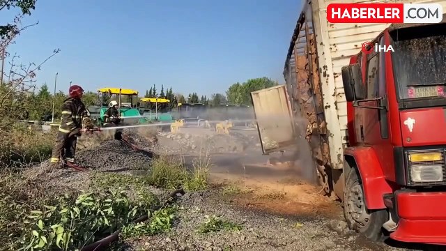 Talaş Yüklü Kamyon Yangınla Savaş Verdi