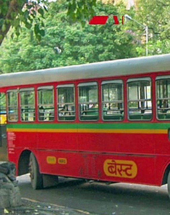 मुलाला बसने उडवल्याचा फोन बापाला आला, वांद्र्यात नेमकं काय घडलं