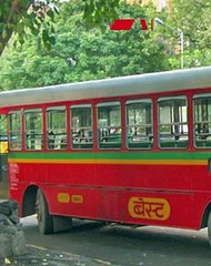 मुलाला बसने उडवल्याचा फोन बापाला आला, वांद्र्यात नेमकं काय घडलं