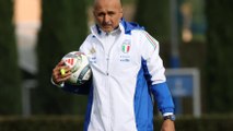 Spalletti, che rischio! Il ct sfiorato da una pallonata di Retegui