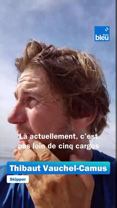 Le skipper Thibaut Vauchel-Camus secourt une embarcation de migrants en Méditerranée