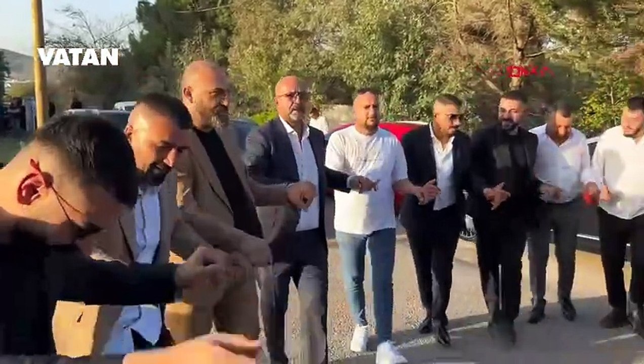 İstanbul böyle sünnet töreni görmedi! 3 milyon değerinde takı takıldı