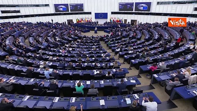 Left canta Bella ciao in Aula a Strasburgo, Metsola: Non siamo all'Eurovision, n? alla casa di Carta