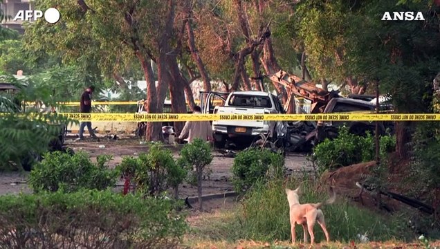 Pakistan, 2 morti in attentato suicida fuori dall'aeroporto Jinnah di Karachi